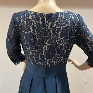 NWOT Gorgeous lace bodice Eliza J gown with pockets in size 4.